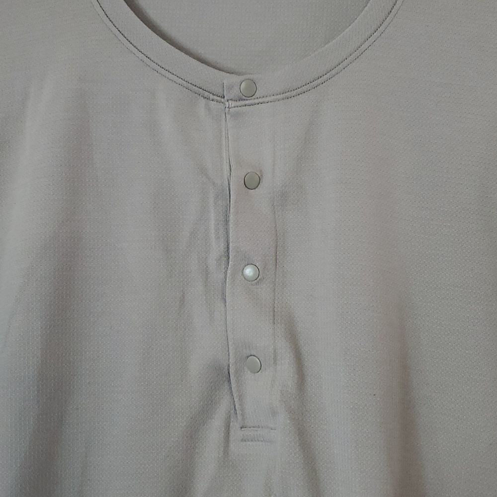 Lululemon Henley Top Mens Longsleeve Button Closure Size Medium - Picture 3 of 11